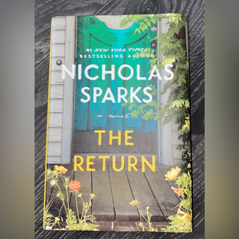 Nicholas Sparks “The Return” Hard cover book, Good condition